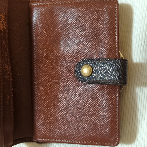 Authentic Louis Vuitton kiss snap wallet - Vintage oldie but goodie - Picture 3 of 14